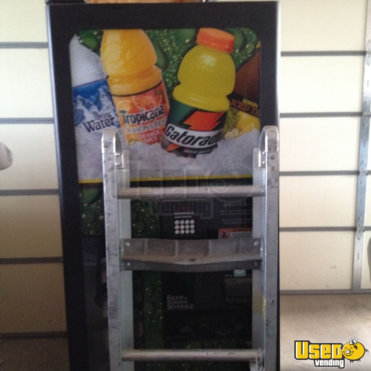 FSI Indoor Drink Vending Machines USI Soda Machine for Sale in Minnesota