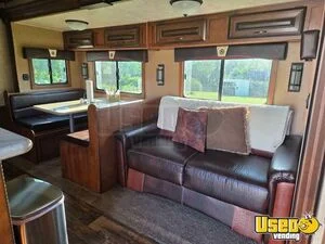 Gooseneck Horse Trailer 3-horse Lq Trailer Fireplace Ohio for Sale