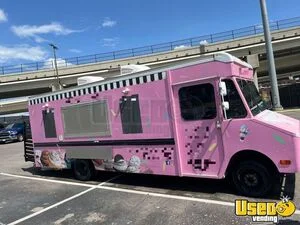 28' Chevrolet P30 Ice Cream/Food Truck Mobile Vending Unit for Sale in Alabama!