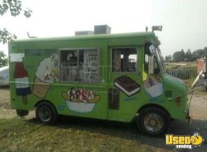 Used Step Van Diesel Ice Cream Truck/ Mobile Soft Serve Unit for Sale in Alberta!