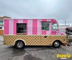 Used Chevrolet P30 Ice Cream Truck Mobile Vending Unit for Sale in Connecticut!