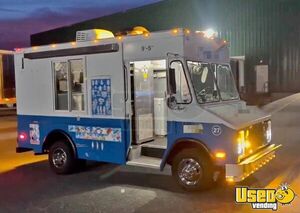 Used - Chevrolet P30 Step Van Ice Cream | Mobile Dessert Unit for Sale in Connecticut!