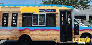 Equipped 2006 Ford E55 Multi Purpose Truck / Ice Cream Unit for Sale in Florida!