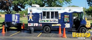 2006 31' Fresh Baked Cookies & Soft Serve Ice Cream Truck with Inventory & Merch for Sale in Illinois!