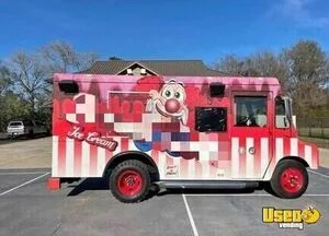 Vintage - 1968 International Ice Cream Truck Mobile Concession Unit For Sale in Louisiana!
