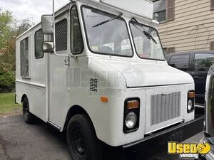 Vintage - 1978 10' Grumman Olson Ice Cream Concession Truck for Sale in Massachusetts!