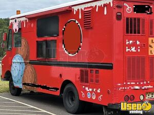 Chevrolet P30 Hand-Dipped Ice Cream Truck Mobile Vending Unit for Sale in New Jersey!