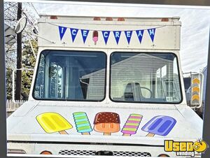 Low Original Miles Diesel Chevrolet P30 Ice Cream Truck Turnkey Mobile Vending Unit for Sale in New Jersey!