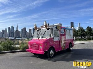 Custom Built - 17' GMC P30 Step Van Ice Cream Truck with 2006 Interior Build-Out for Sale in New York!