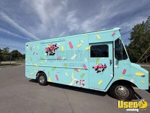 14' Chevrolet P30 Ice Cream Truck Mobile Vending Unit for Sale in New York!