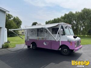Chevrolet P30 Step Van Ice Cream Truck with 2007 Kitchen Build-Out for Sale in New York!