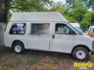 2001 24' Chevrolet Express 1500 Ice Cream Truck Frozen Novelty Ice Cream Vending Unit for Sale in Ohio!