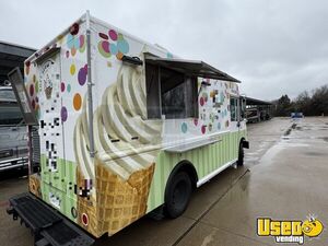 LOW MILES!! CUTE 2007 22' Freightliner MT-45  Turnkey Ice Cream/Soft Serve Truck for Sale in Texas!