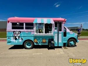 2002 GMC Savana 3500 Ice Cream Truck Mobile Vending Unit for Sale in Texas!