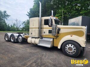 Ready to Work - 2023 Peterbilt 389 Sleeper Cab Semi Truck for Sale in Connecticut!