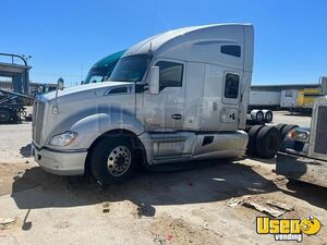 2016 Kenworth Sleeper Cab Semi Truck | Transport Service Vehicle for Sale in Missouri!