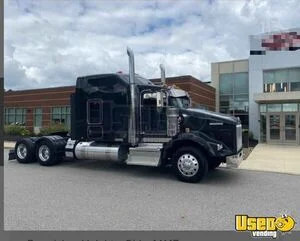 2019 Kenworth T800 Sleeper Cab Semi Truck | Transport Service Vehicle for Sale in Ohio!