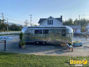 Vintage 1968 9' x 23' Airstream Kitchen Food Concession Trailer w/ 2009 Ford F350 Truck for Sale in Vermont!