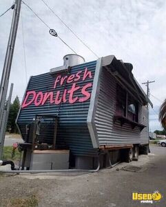 L&I Approved - 2021 22' Kitchen Concession Trailer with Fire Suppression + Bathroom for Sale in Washington!