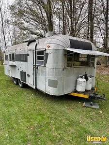 Well Equipped - Kitchen Food Concession Trailer Mobile Vending Unit for Sale in New York!