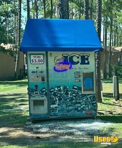 2015 Kooler Ice Model IM600 Bagged Ice Vending Machine For Sale in Florida!