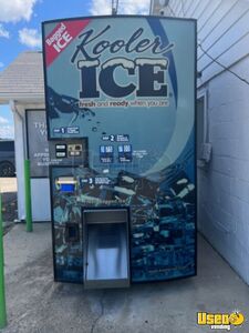 2012 Kooler Ice Model IM1000 Bagged Ice Vending Machine For Sale in Maryland!