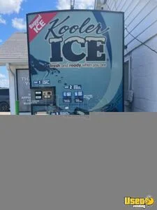 2012 Kooler Ice Model IM1000 Bagged Ice Vending Machine For Sale in Maryland!