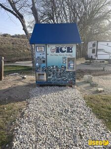 2022 Kooler Ice IM600XL Vending Machine Bagged Ice Vending Machine For Sale in Texas!