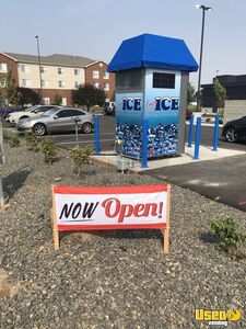 2014 Refurbished Kooler Ice IM1000 Bagged Ice and Water Vending Machine For Sale in Washington!