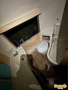 Land Yatch Airstream Bathroom California for Sale