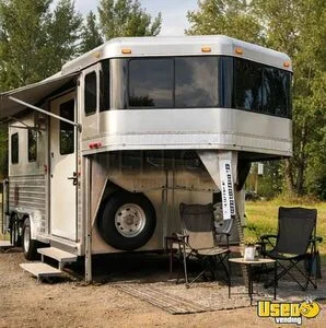 Like New - 2015 30' Living Quarters Horse Trailer Comfortable Living Quarters for Sale in Florida!
