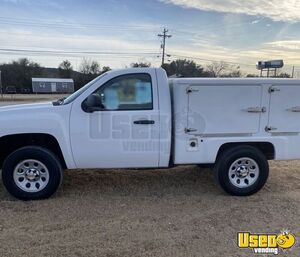 2013 16' Chevrolet Silverado Canteen Truck with Refrigerated and Heated Compartments for Sale in Texas!