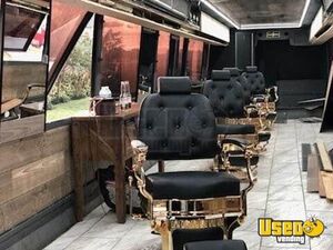 Mobile Barbershop Bus Mobile Hair Salon Truck Shore Power Cord Florida Diesel Engine for Sale