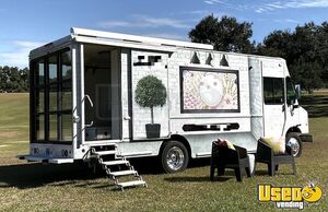 LOW MILES 2016 Ford F59 Super Duty Mobile Boutique One-of-A-Kind Fashion Truck for Sale in Alabama!