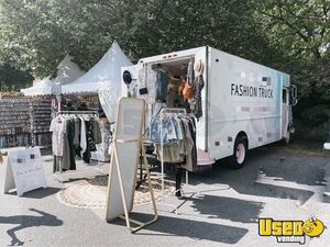 CUTE 16' Grumman Olson Step Van Boutique-Fashion Truck for Sale in British Columbia!
