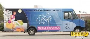 2002 - 18' Ford E-450 Step Van Mobile Boutique Truck for Sale in North Carolina!