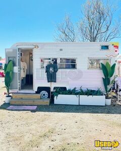 Vintage Renovated 1972 Fleetwood Prowler CUTE Mobile Boutique Trailer for Sale in North Carolina!