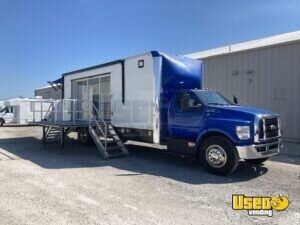 Like New - 2017 Ford F750 Mobile Boutique Truck  | Specialty Unit for Sale in Ohio!