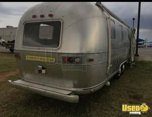 Vintage - 1974 30' Airstream Boutique Trailer Mobile Business Unit for Sale in Oklahoma!