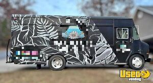 International Step Van Mobile Boutique Fashion Truck for Sale in South Carolina!