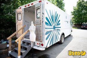 2003 - 28' Ford Mobile Boutique Marketing Truck / Used Fashion Truck for Sale in North Carolina!