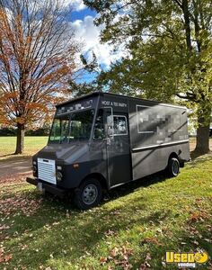 Well Maintained - Grumman Mobile Boutique Truck | Mobile Business Unit for Sale in Wisconsin!