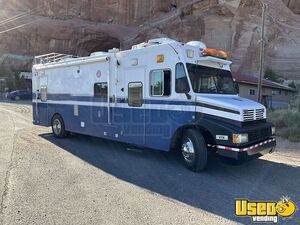 Versatile Used International Command Unit / Off-Grid Truck w/ Solar Power + Bathroom for Sale in New Mexico!