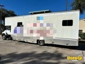 Well-Equipped 2001 - GMC C7 30' Mobile Medical Clinic Mobile Business Unit for Sale in Texas!
