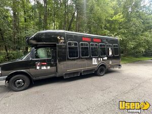 2009 Chevrolet Express Diesel 4500 Mobile Barbershop Bus Used Mobile Salon for Sale in Colorado!