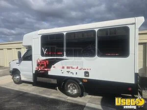 2013 Ford E350 Mobile Barber Shop Truck Mobile Salon Unit for Sale in Florida!