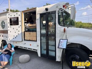 Turnkey - 2005 28' International 300 Mobile Salon Bus with Bathroom for Sale in Indiana!