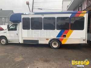 2006 Ford E-450 Empty Mobile Hair Salon - Beauty Truck for Sale in Massachusetts!