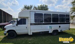 2000 - Ford Mobile Hair Salon Truck | Mobile Business Unit for Sale in Missouri!