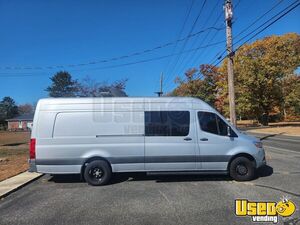 2020 Mercedes Sprinter 3500 Mobile Barber Shop Truck with Bathroom for Sale in New Jersey!